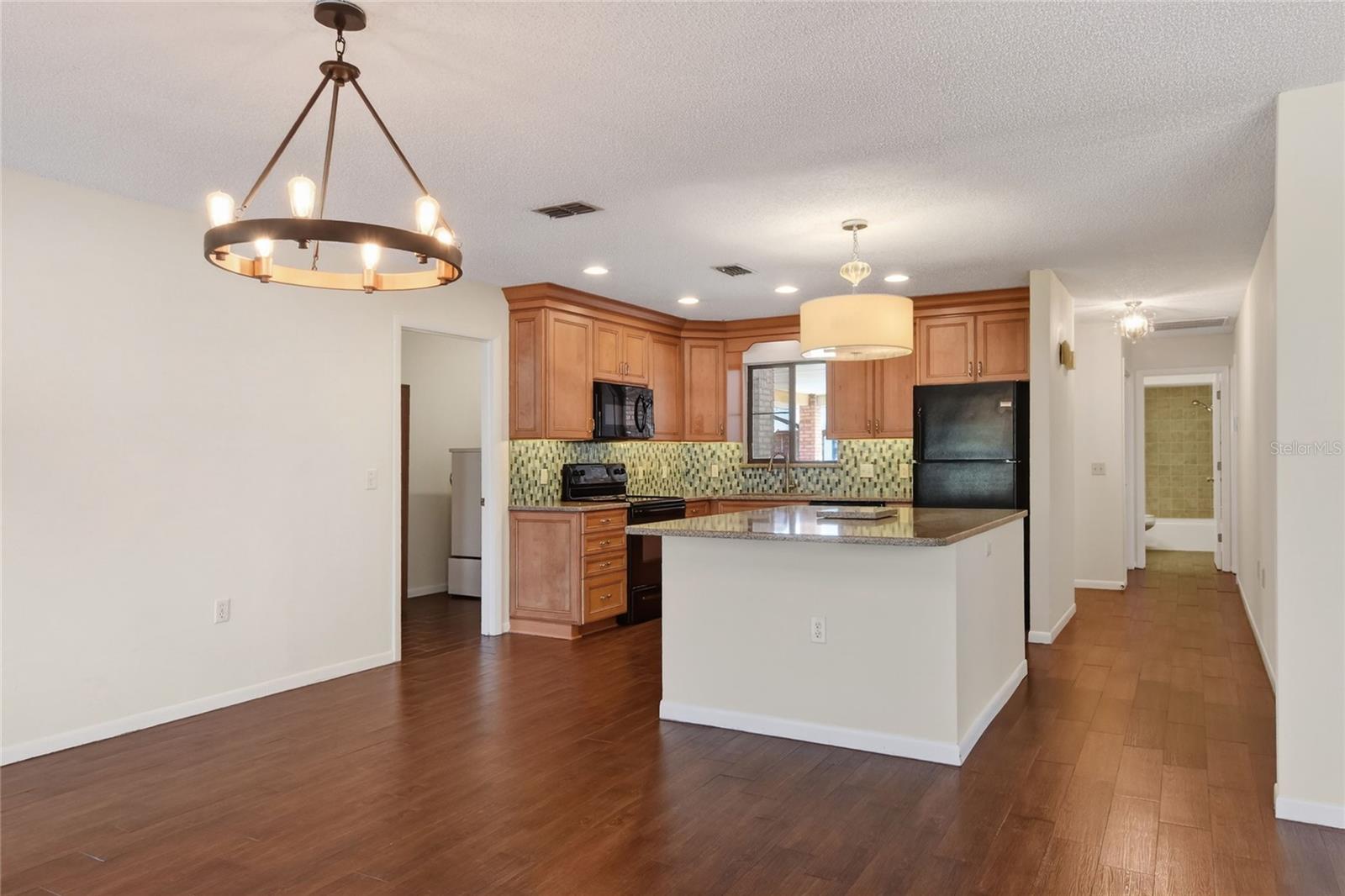 Image 43 of 53 For 447 Lake Carolyn Circle