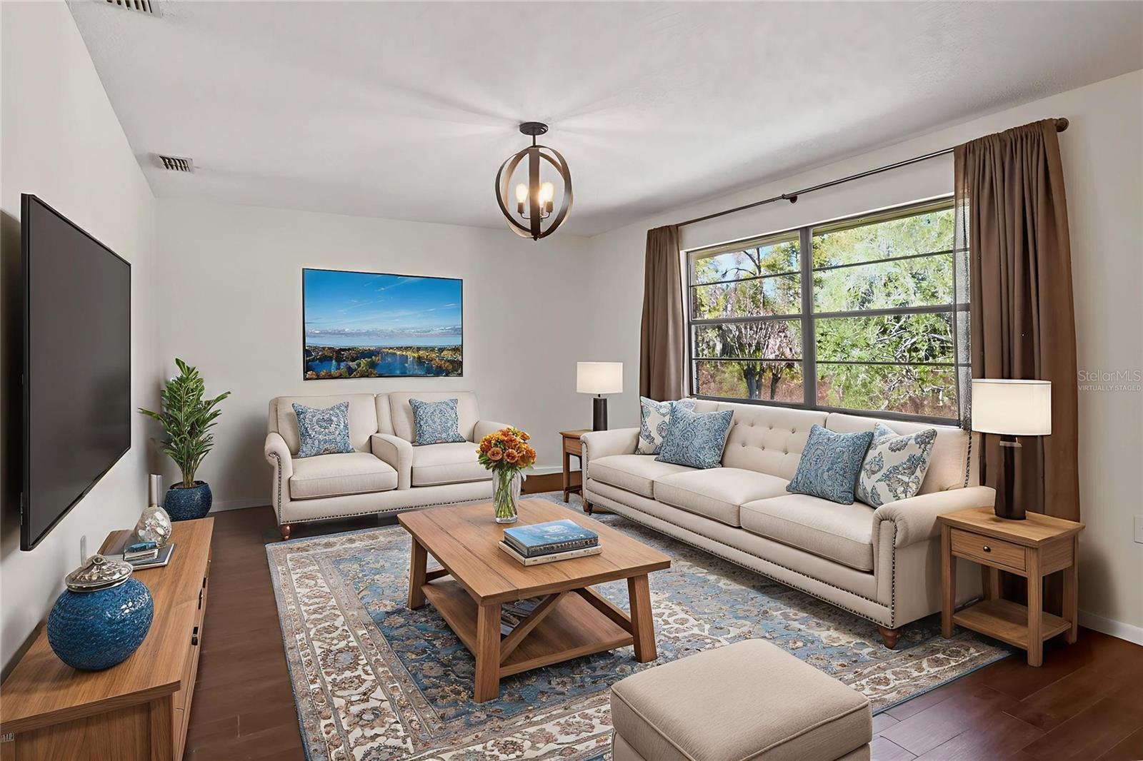 Image 8 of 53 For 447 Lake Carolyn Circle