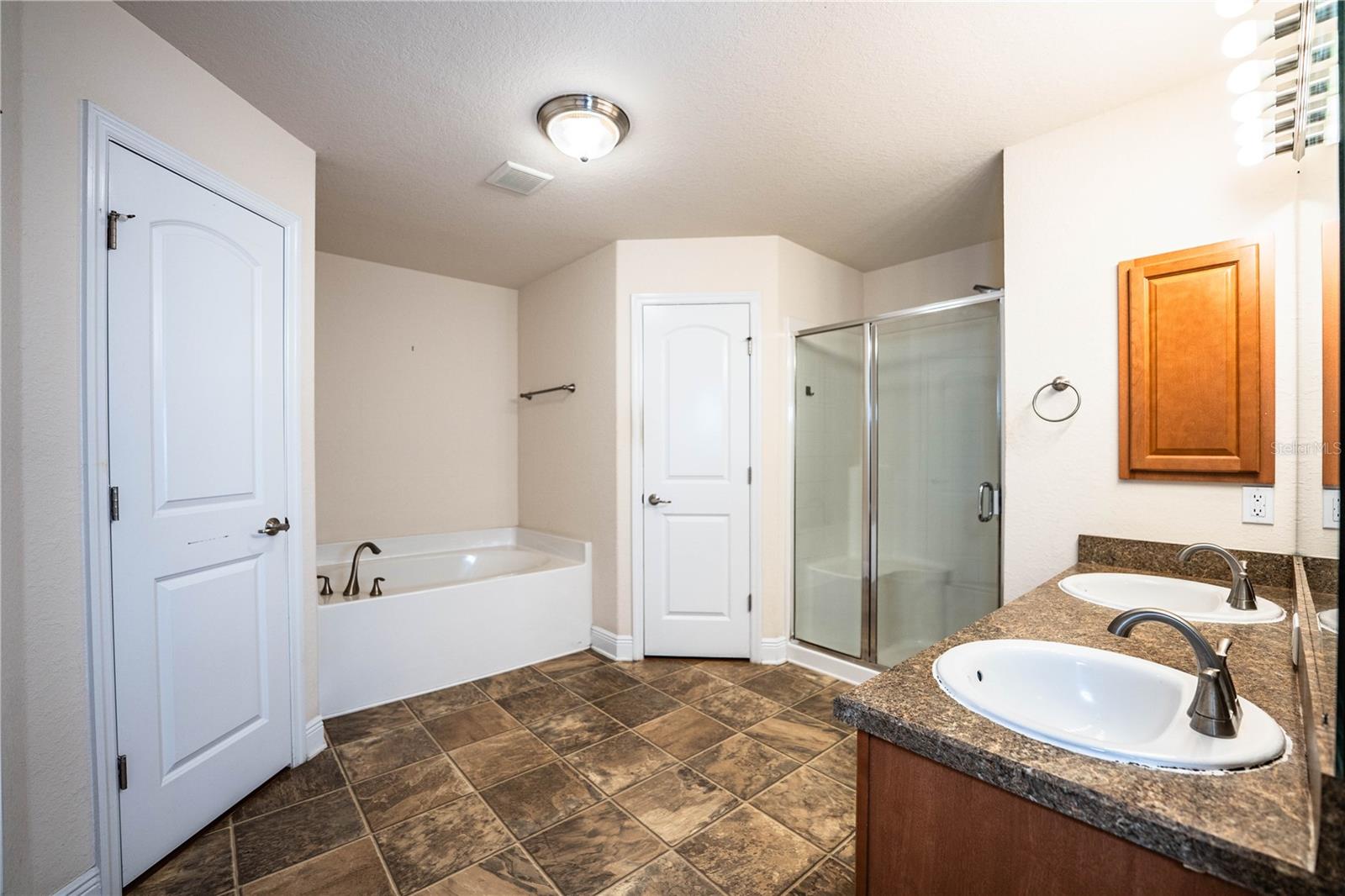 Image 21 of 56 For 1631 Taylor Landing Drive