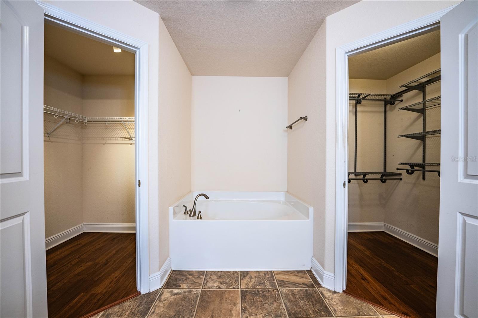 Image 22 of 56 For 1631 Taylor Landing Drive