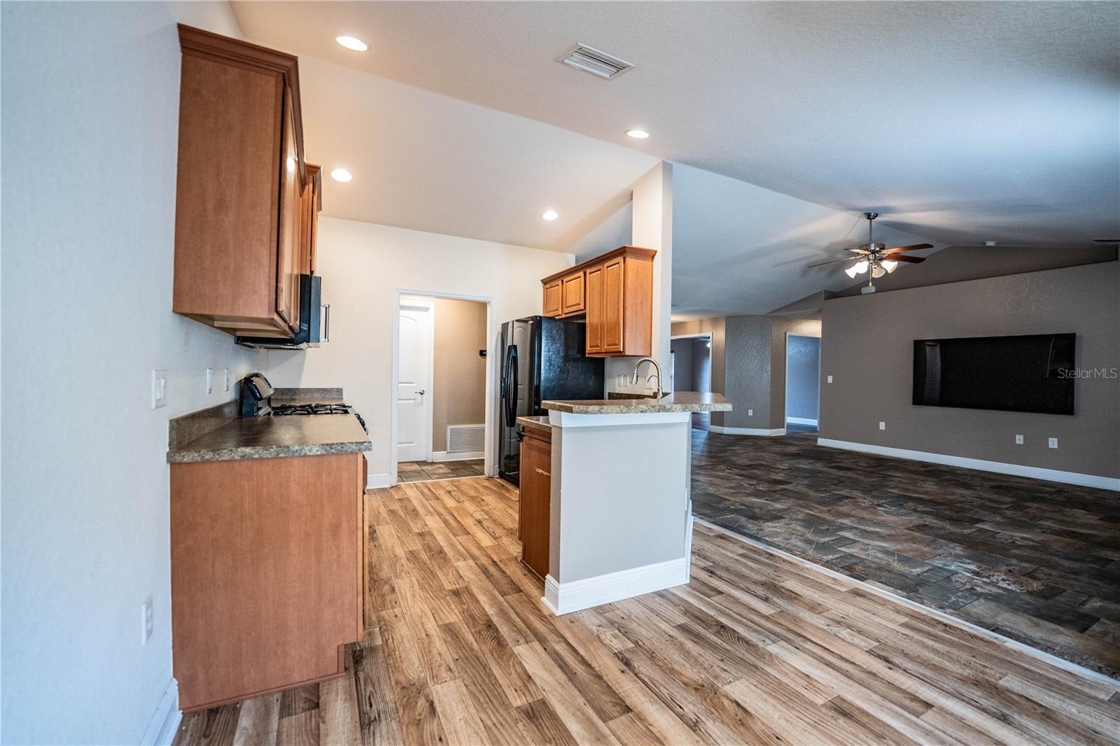 Image 7 of 56 For 1631 Taylor Landing Drive