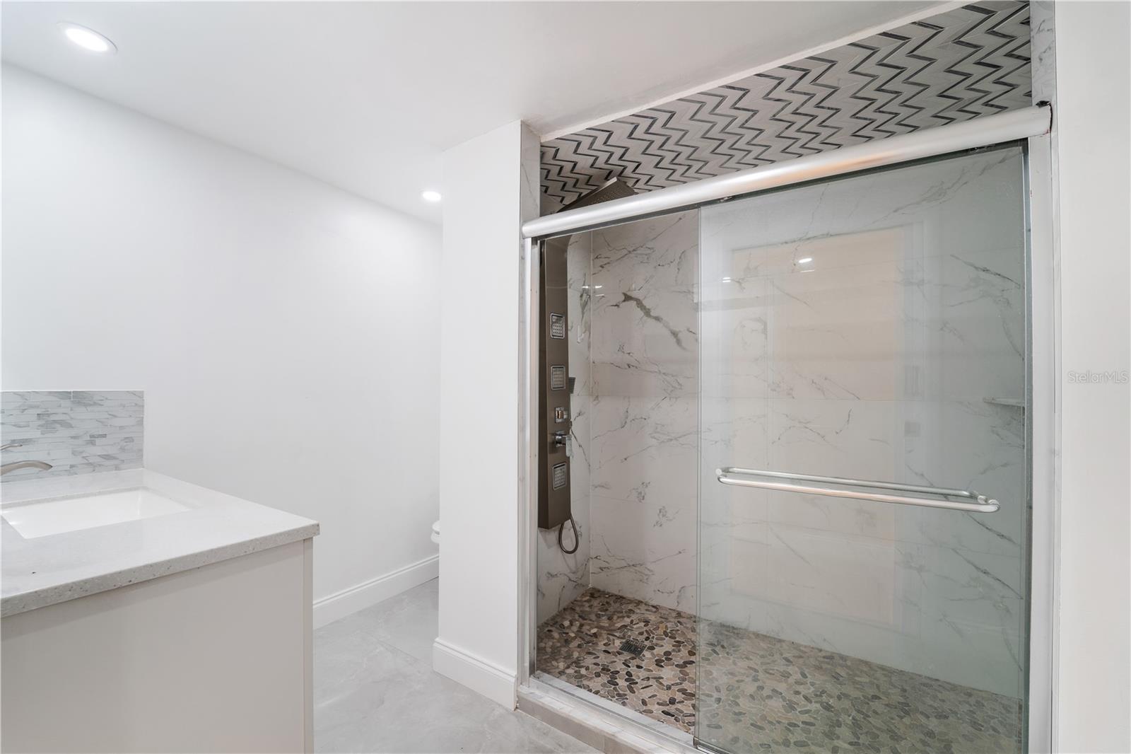 Image 14 of 35 For 730 214th Avenue