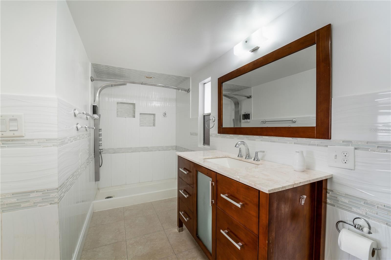 Image 17 of 35 For 730 214th Avenue