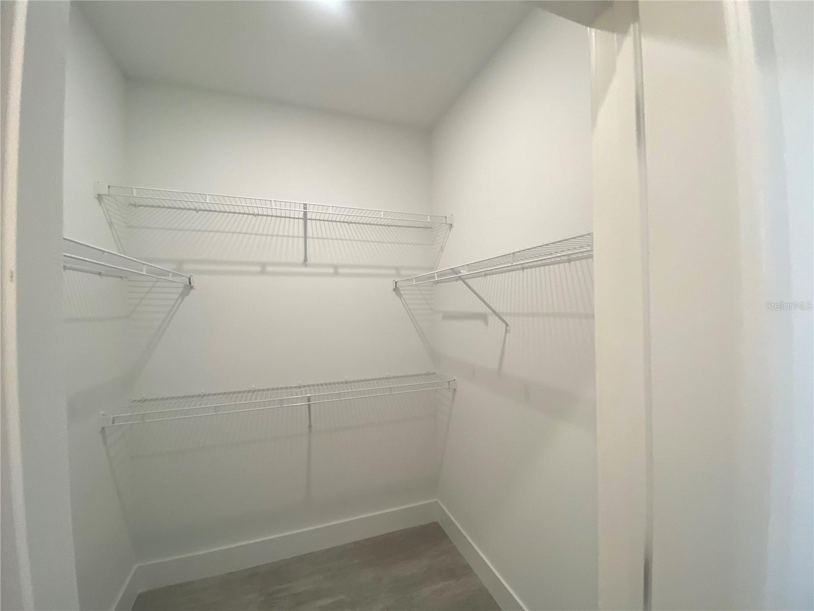 Image 19 of 23 For 703 Aston-martin Drive