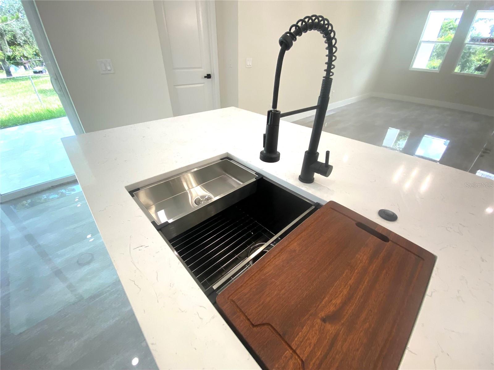 Image 9 of 23 For 703 Aston-martin Drive