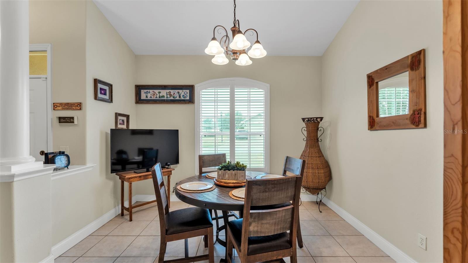 Image 17 of 50 For 781 Country Walk Cove