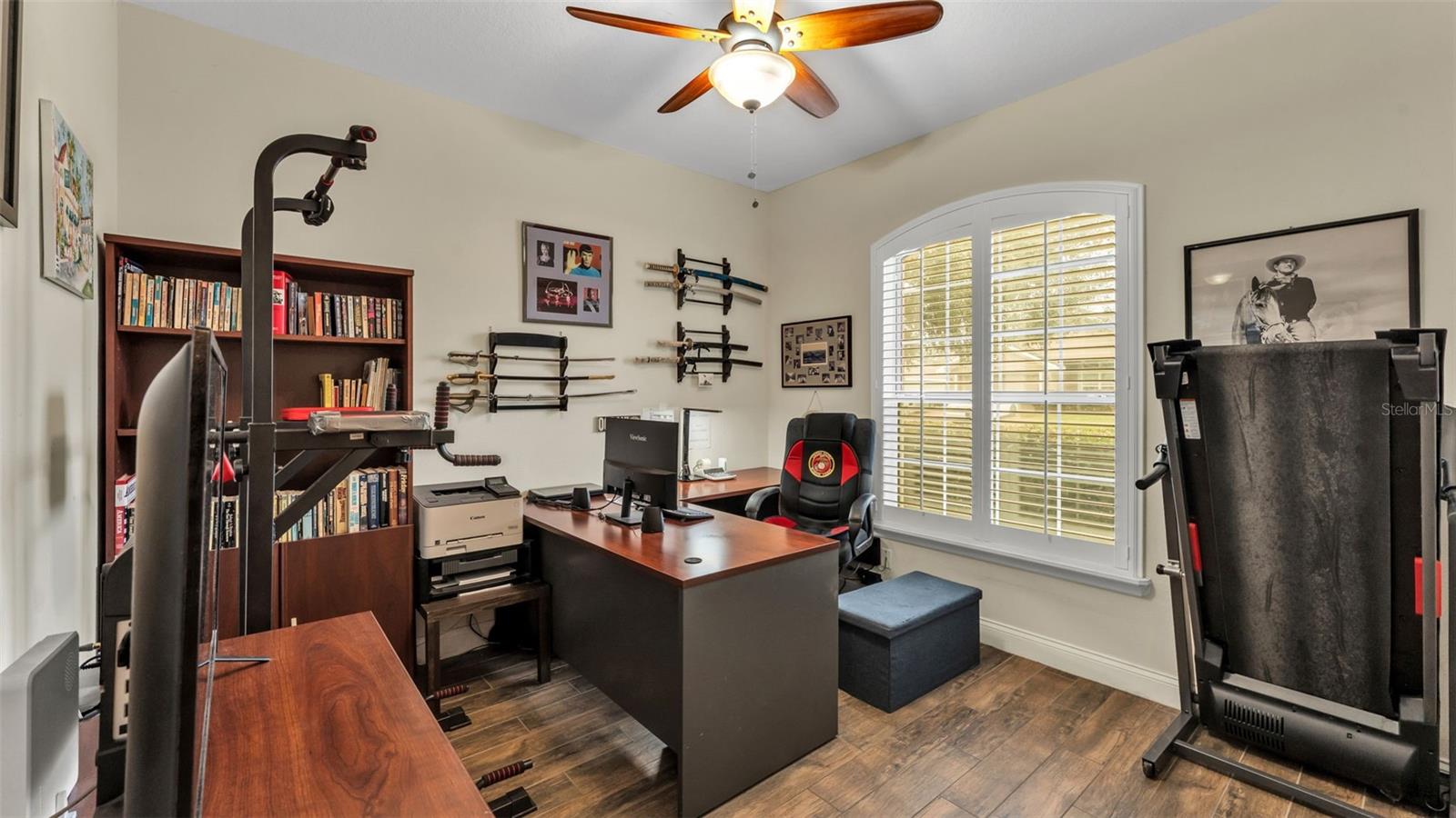 Image 20 of 50 For 781 Country Walk Cove