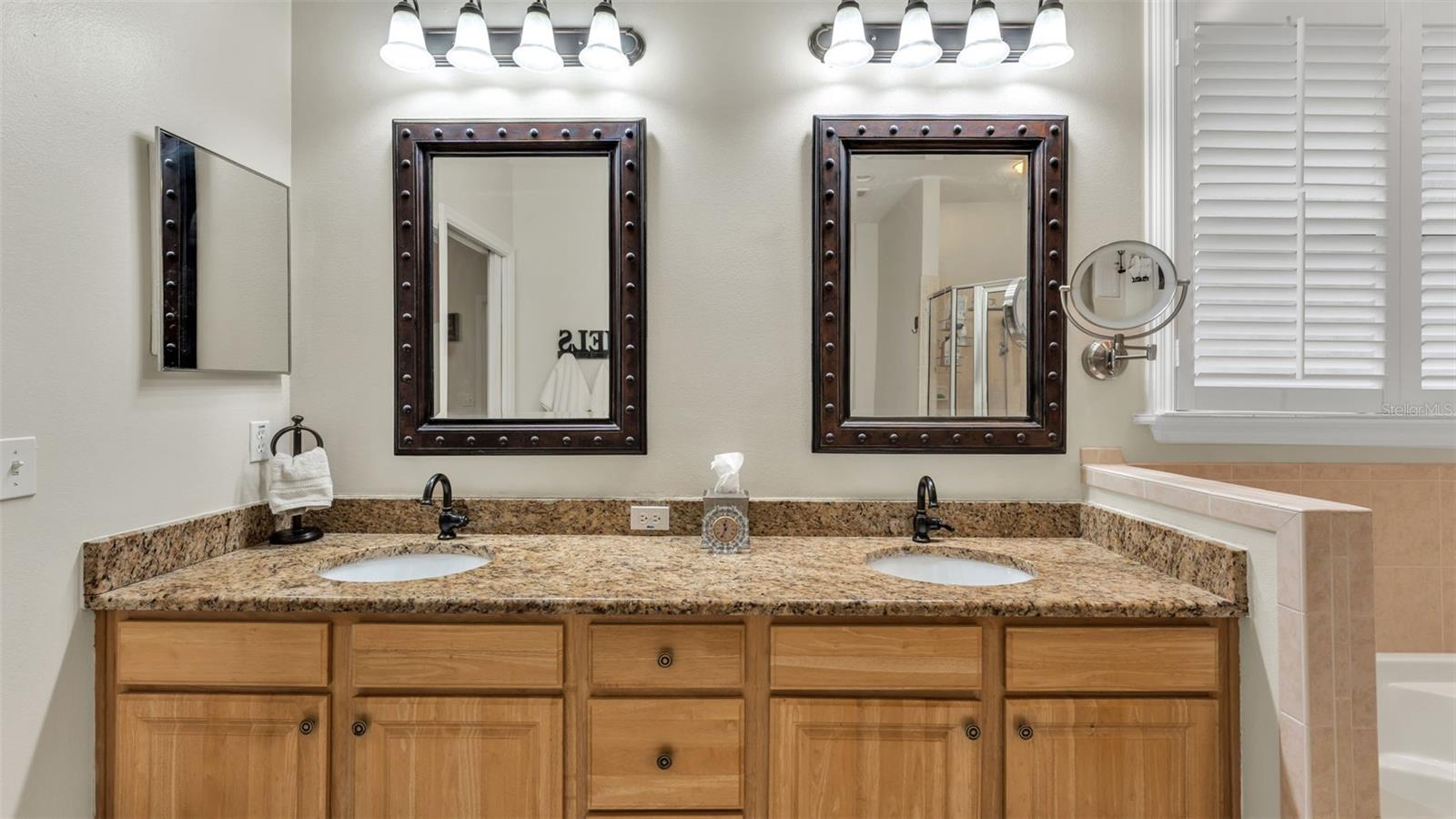 Image 26 of 50 For 781 Country Walk Cove