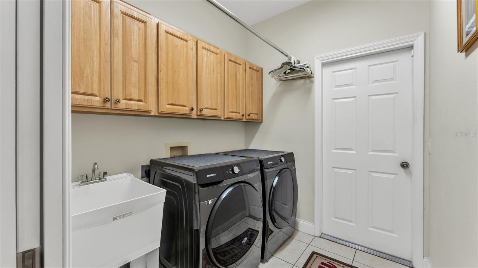 Image 31 of 50 For 781 Country Walk Cove