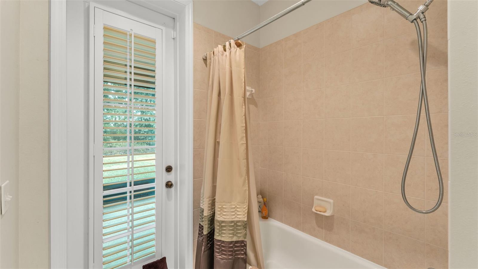 Image 33 of 50 For 781 Country Walk Cove