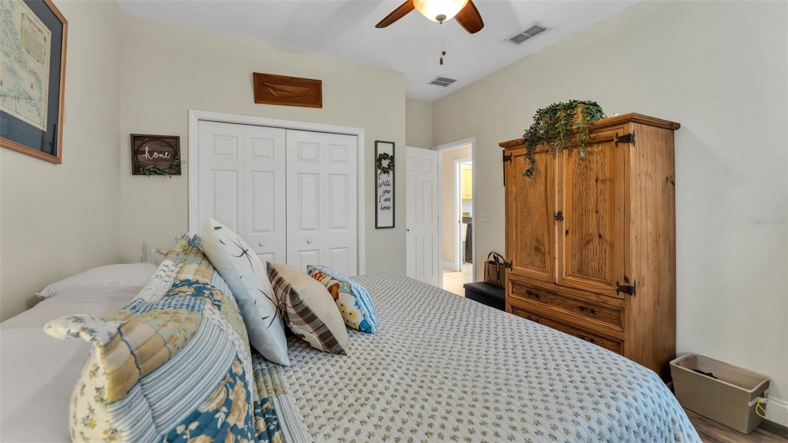 Image 36 of 50 For 781 Country Walk Cove