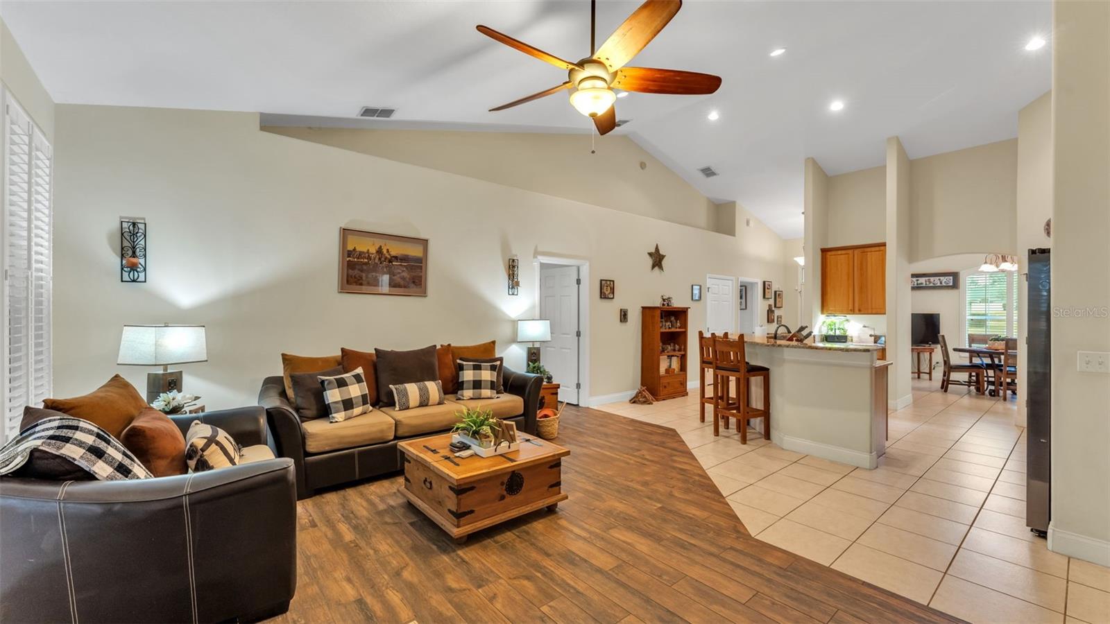 Image 8 of 50 For 781 Country Walk Cove