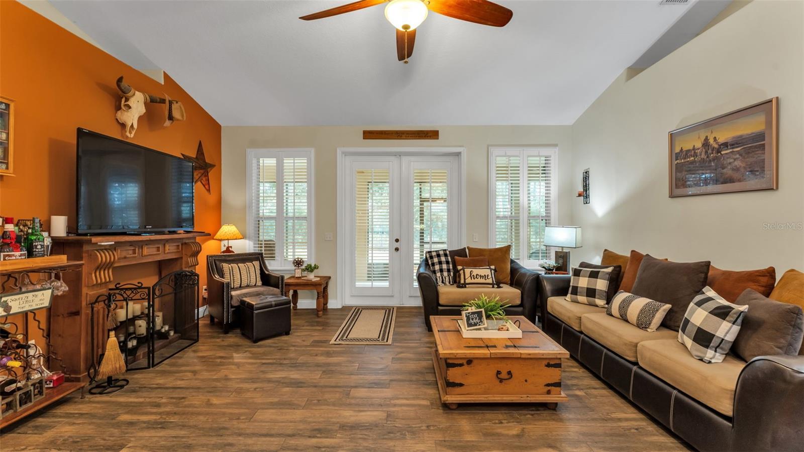 Image 9 of 50 For 781 Country Walk Cove