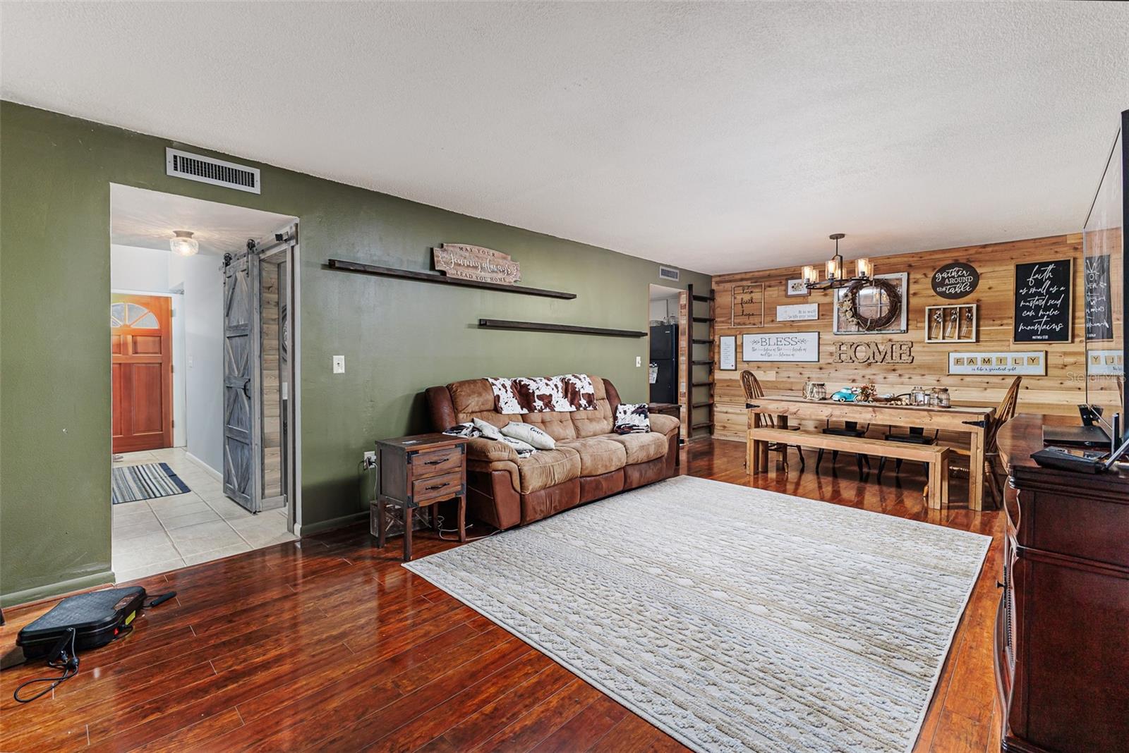 Image 12 of 35 For 2500 21st Street Nw 23