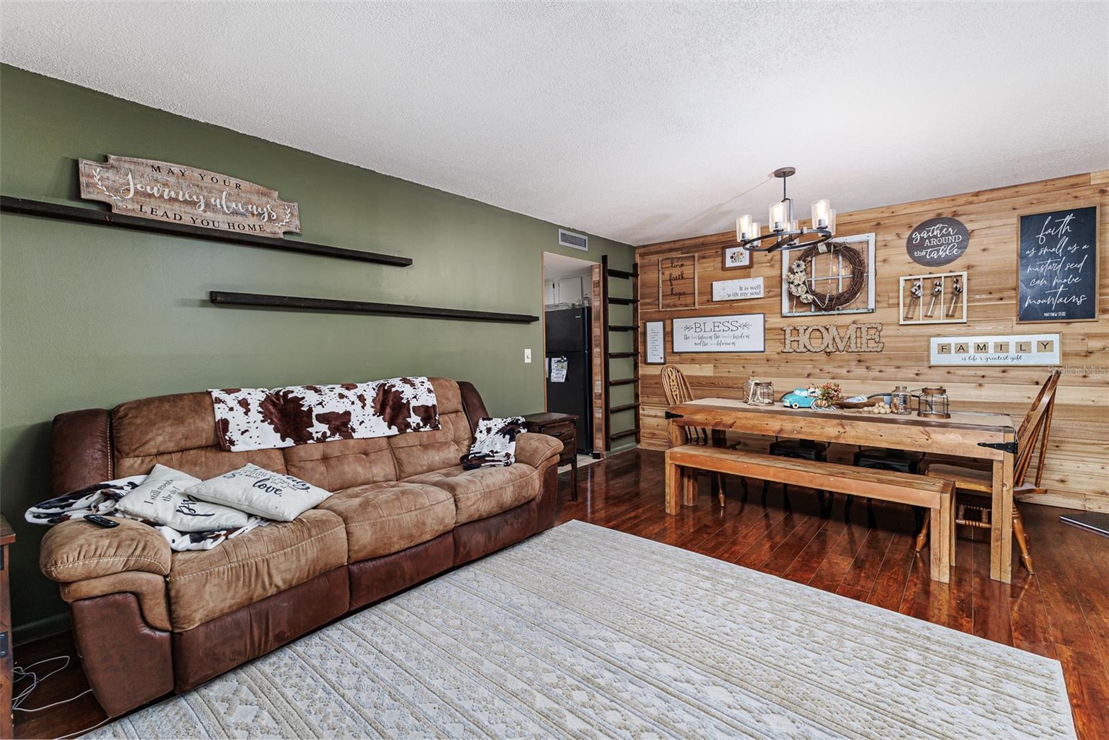 Image 13 of 35 For 2500 21st Street Nw 23