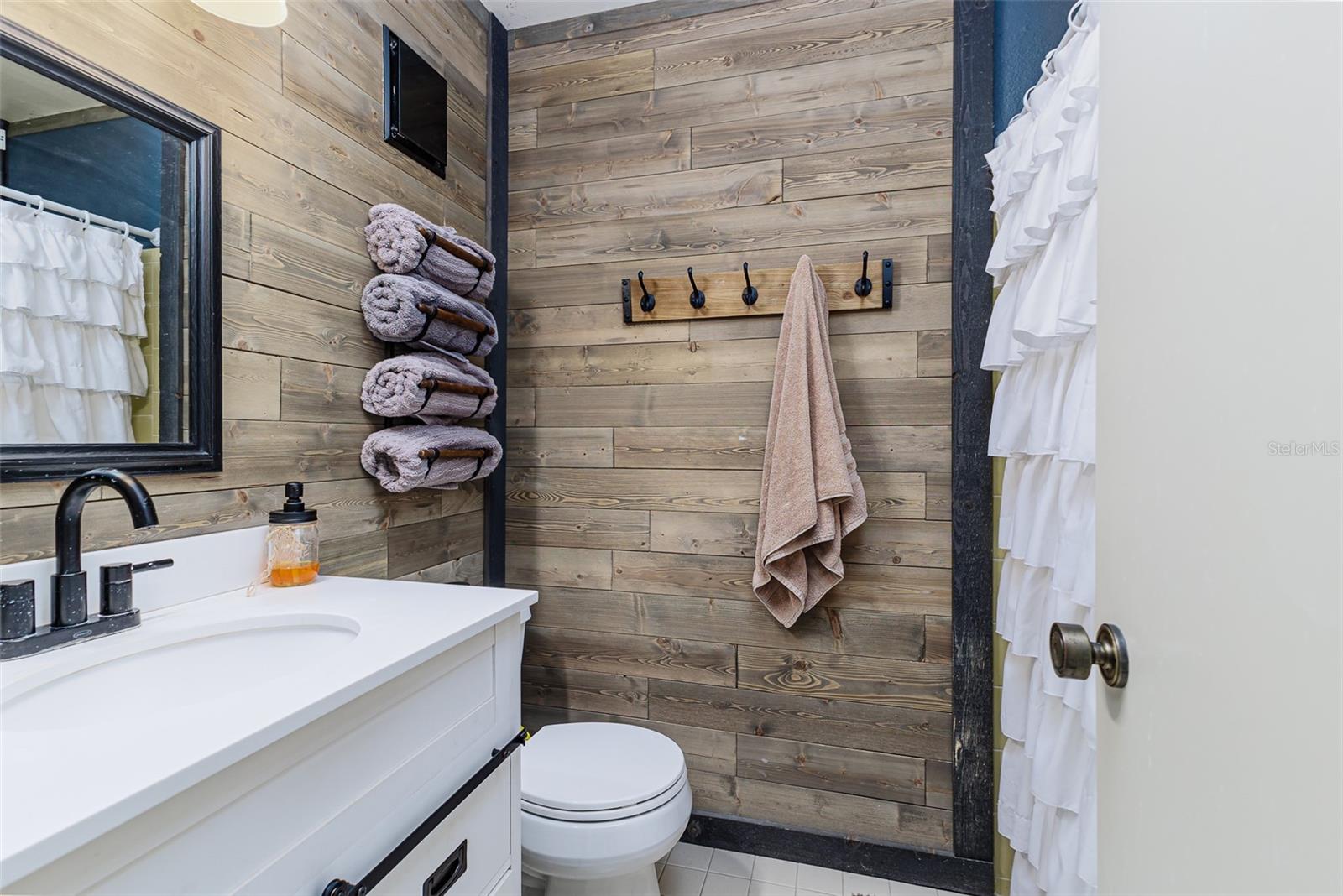 Image 17 of 35 For 2500 21st Street Nw 23