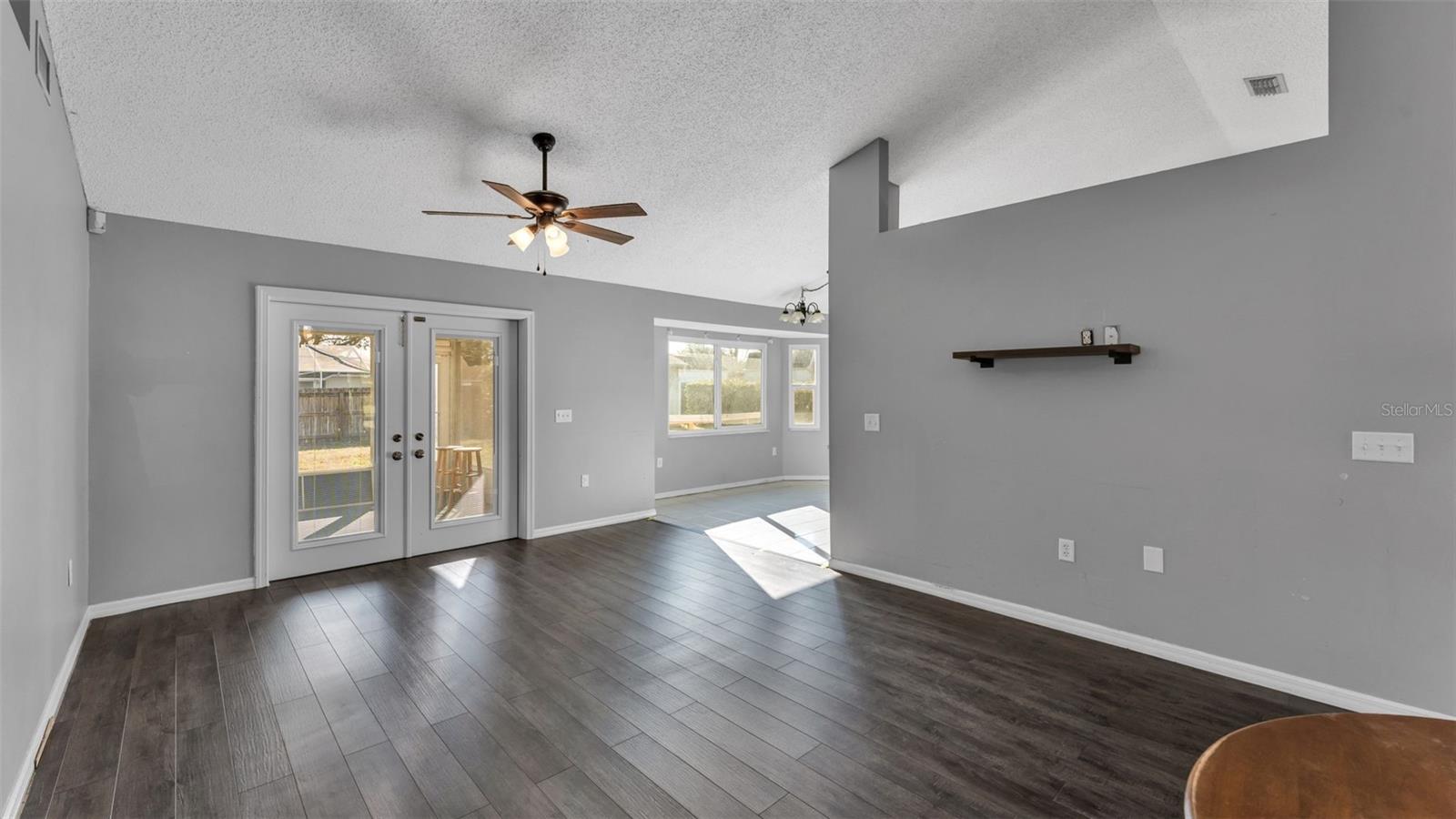 Image 23 of 40 For 7627 Clouser Court