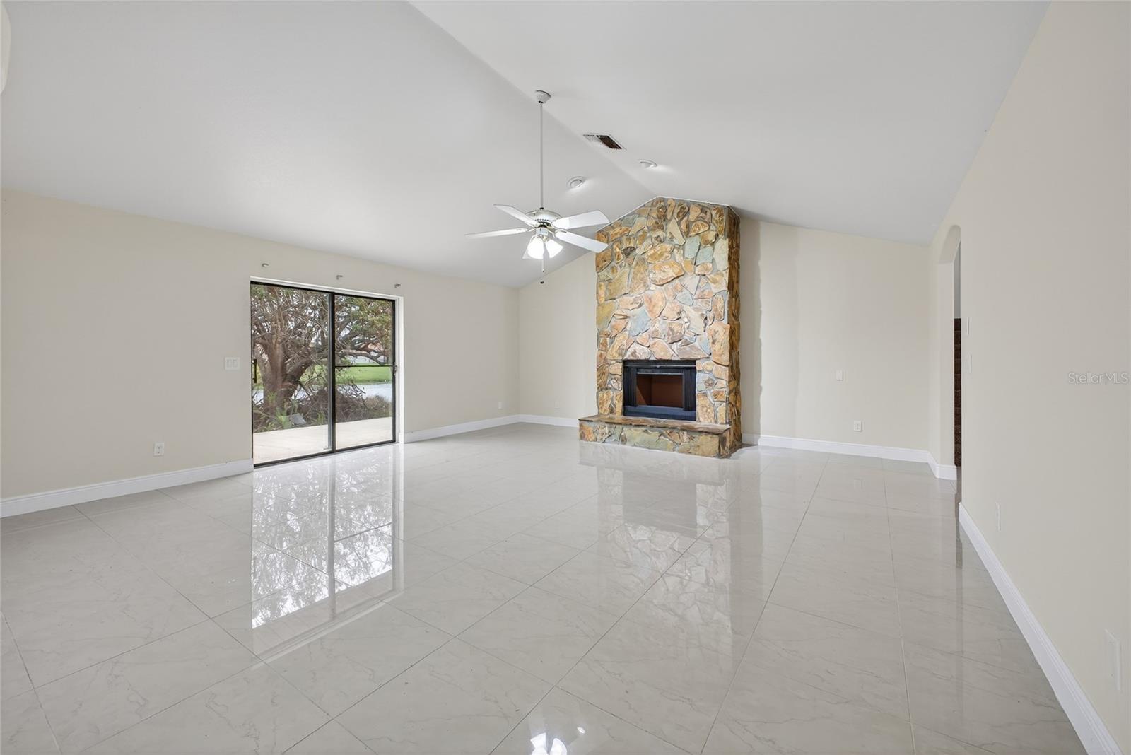 Image 19 of 62 For 513 Bar Drive