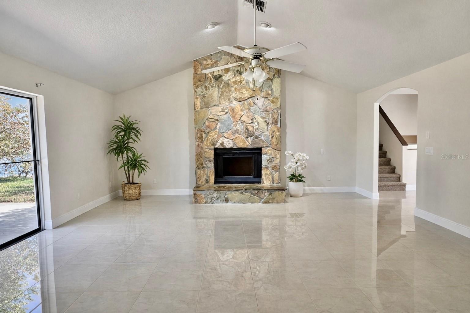 Image 3 of 62 For 513 Bar Drive