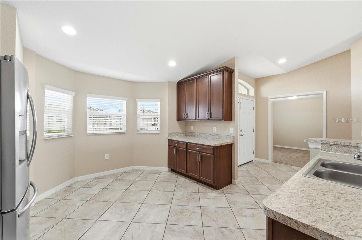 Image 10 of 42 For 185 Kissengen Park Boulevard