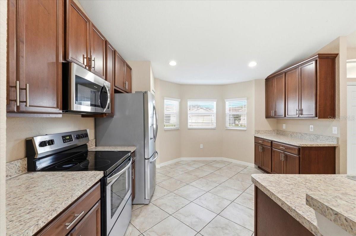 Image 12 of 42 For 185 Kissengen Park Boulevard