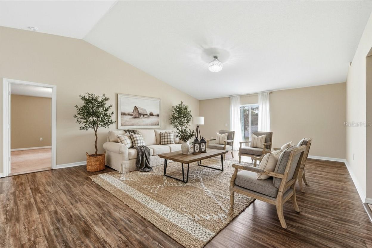 Image 15 of 42 For 185 Kissengen Park Boulevard