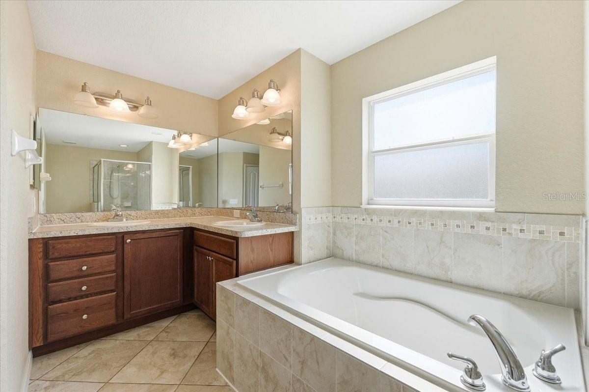 Image 23 of 42 For 185 Kissengen Park Boulevard