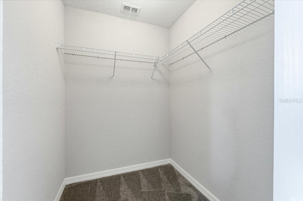 Image 26 of 42 For 185 Kissengen Park Boulevard