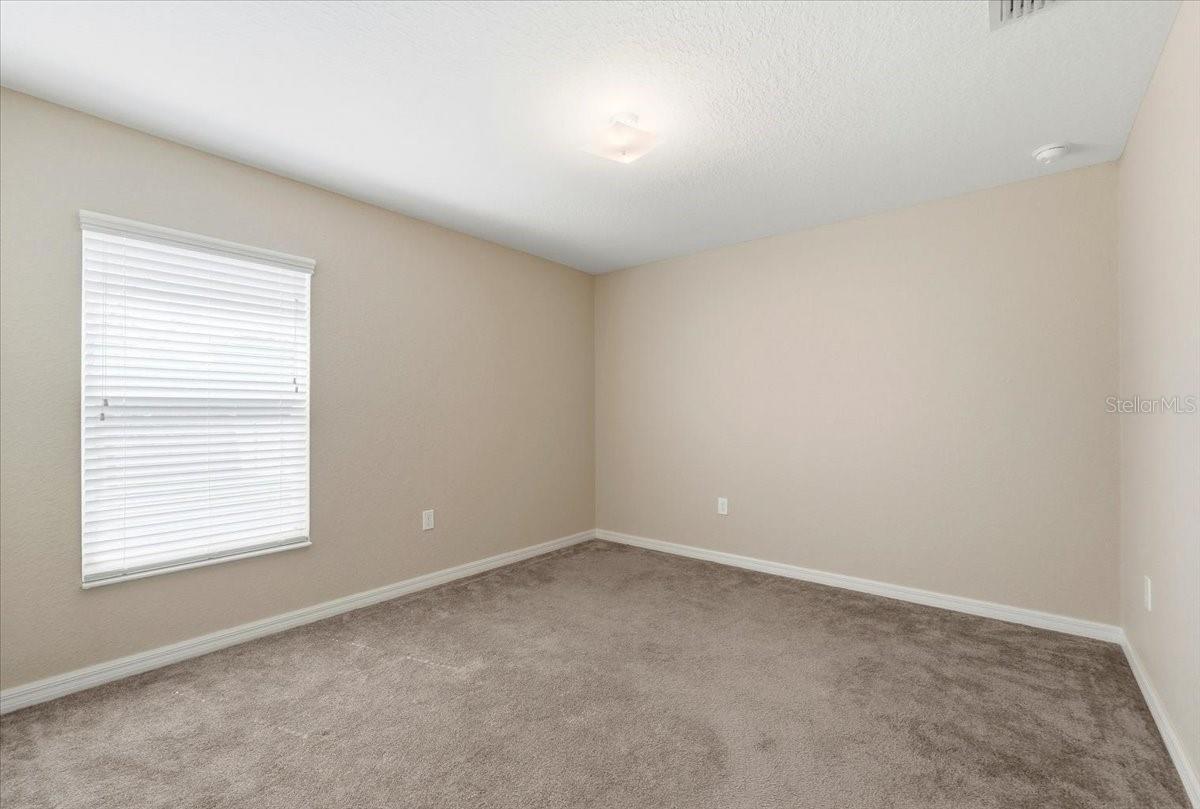 Image 28 of 42 For 185 Kissengen Park Boulevard