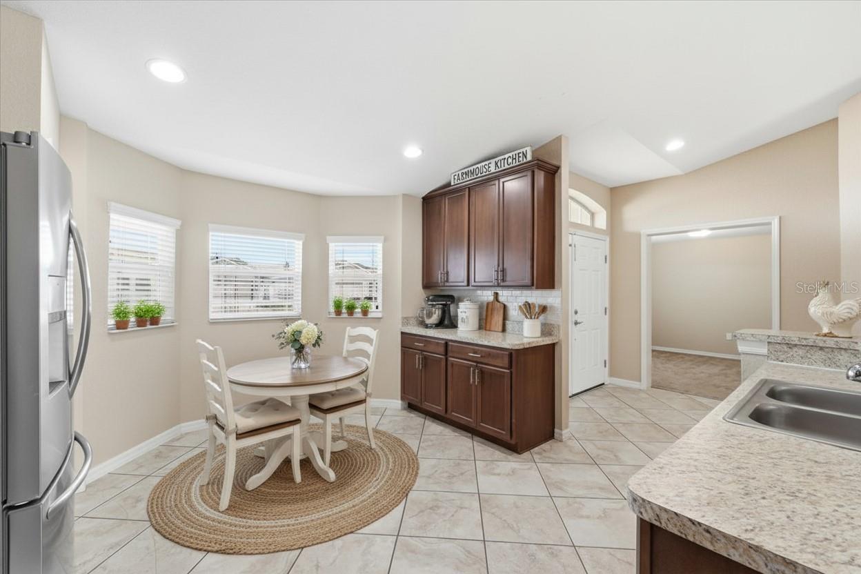 Image 9 of 42 For 185 Kissengen Park Boulevard