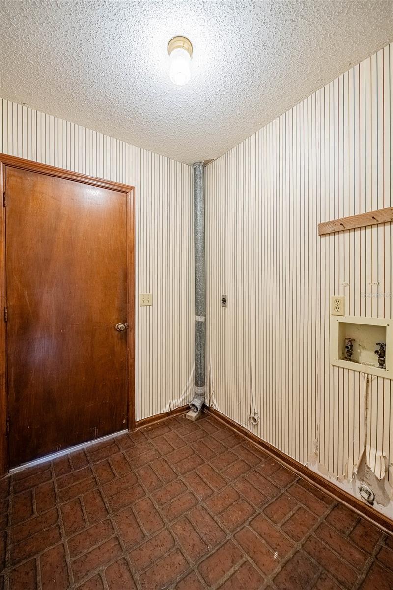 Image 19 of 39 For 5023 Kingswood Drive