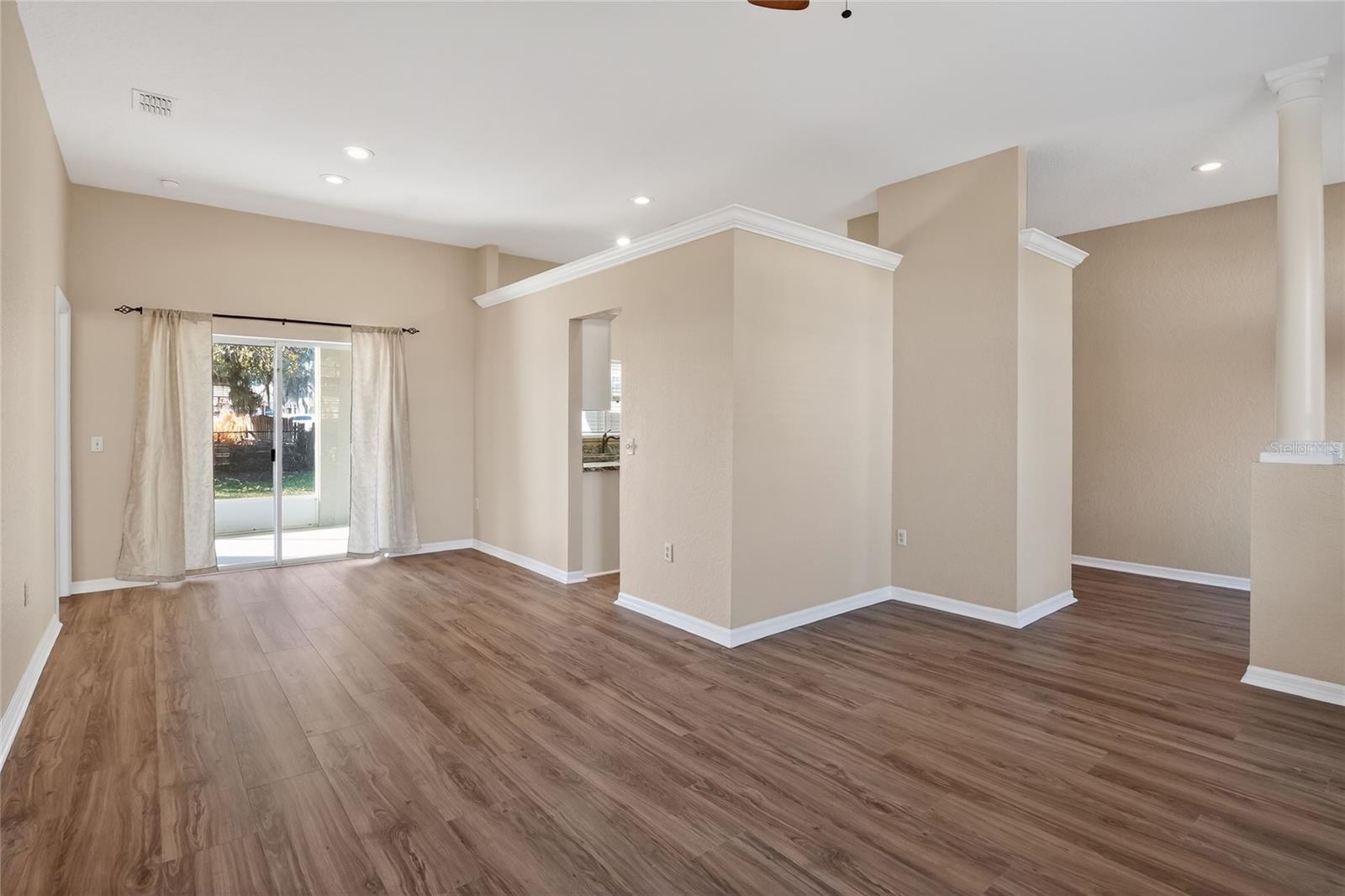 Image 8 of 50 For 2743 Berkford Circle