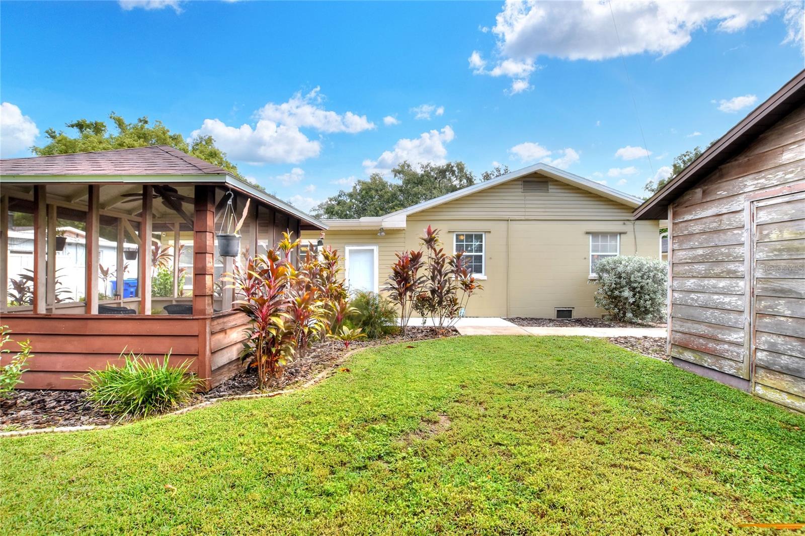 Listing photo id 26 for 1819 Meadowbrook Avenue