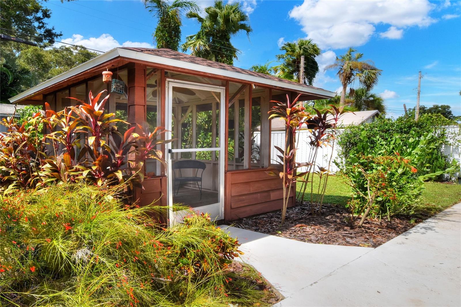 Listing photo id 35 for 1819 Meadowbrook Avenue