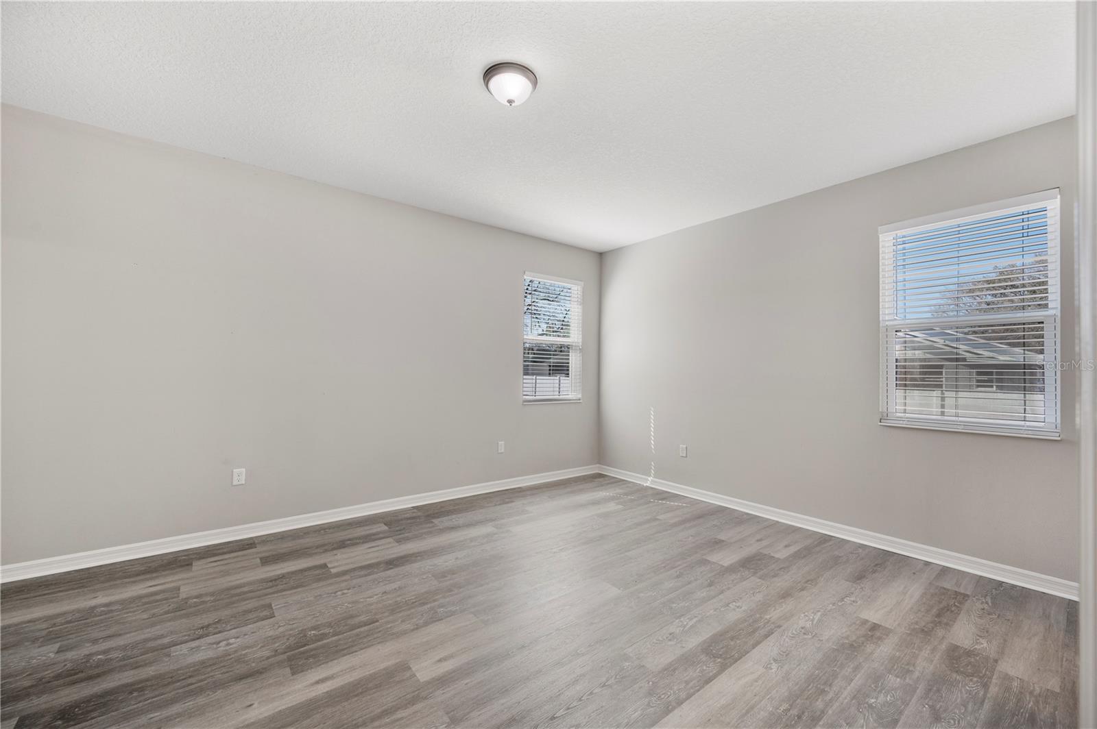 Image 10 of 30 For 4303 Moon Shadow Loop