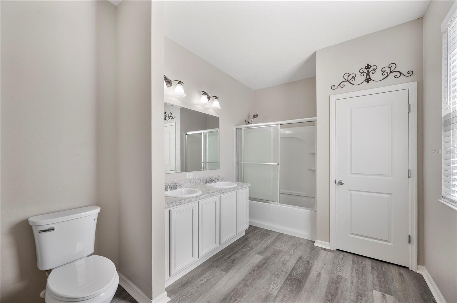 Image 11 of 30 For 4303 Moon Shadow Loop