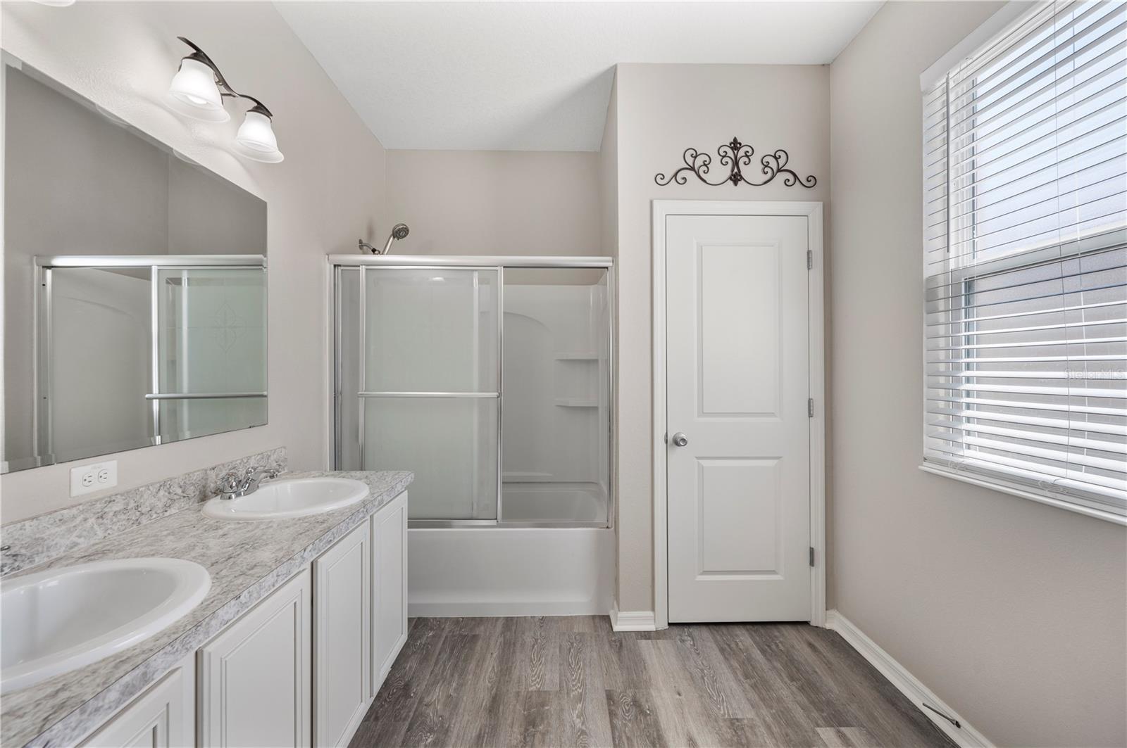 Image 12 of 30 For 4303 Moon Shadow Loop