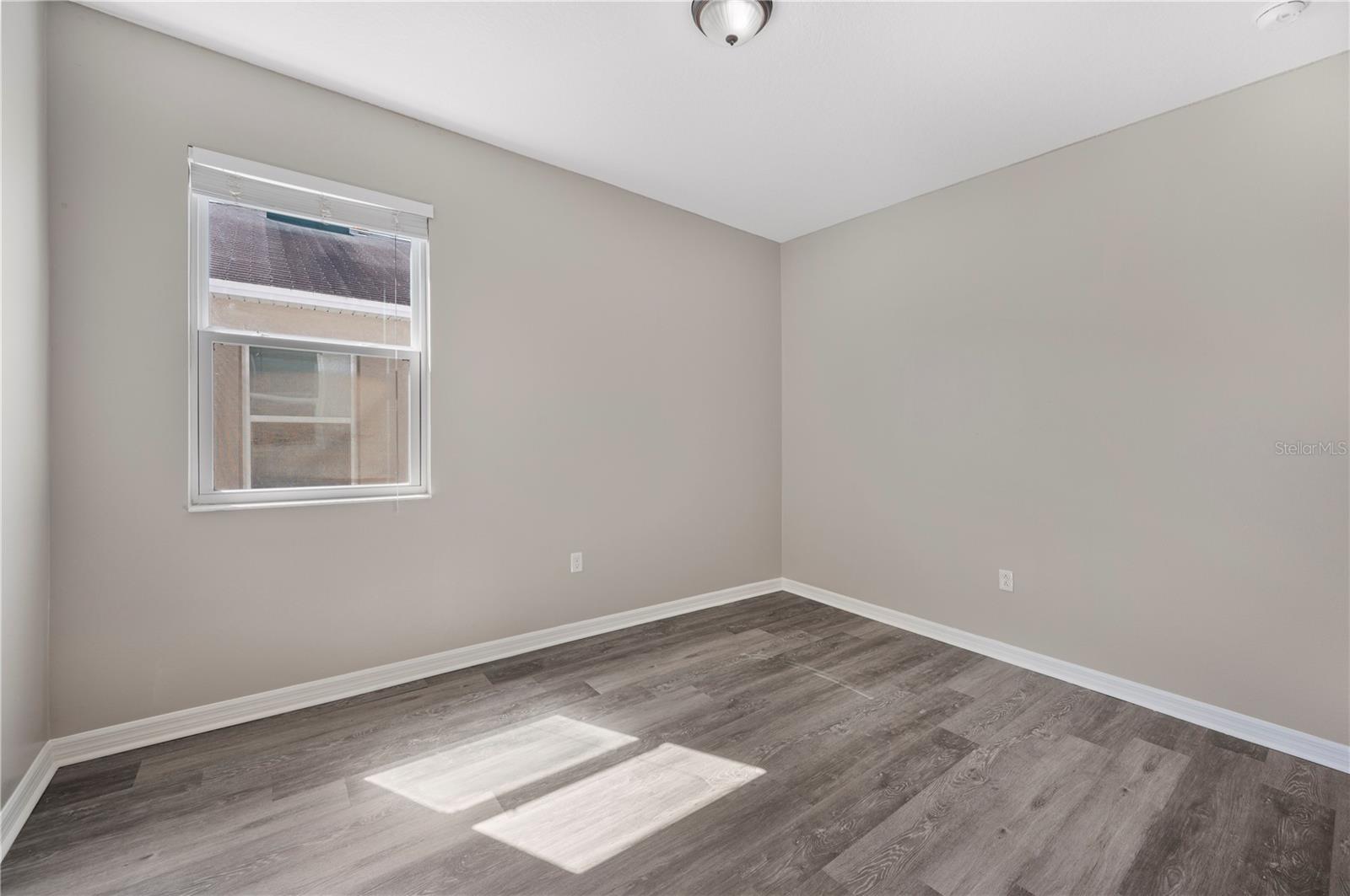 Image 15 of 30 For 4303 Moon Shadow Loop