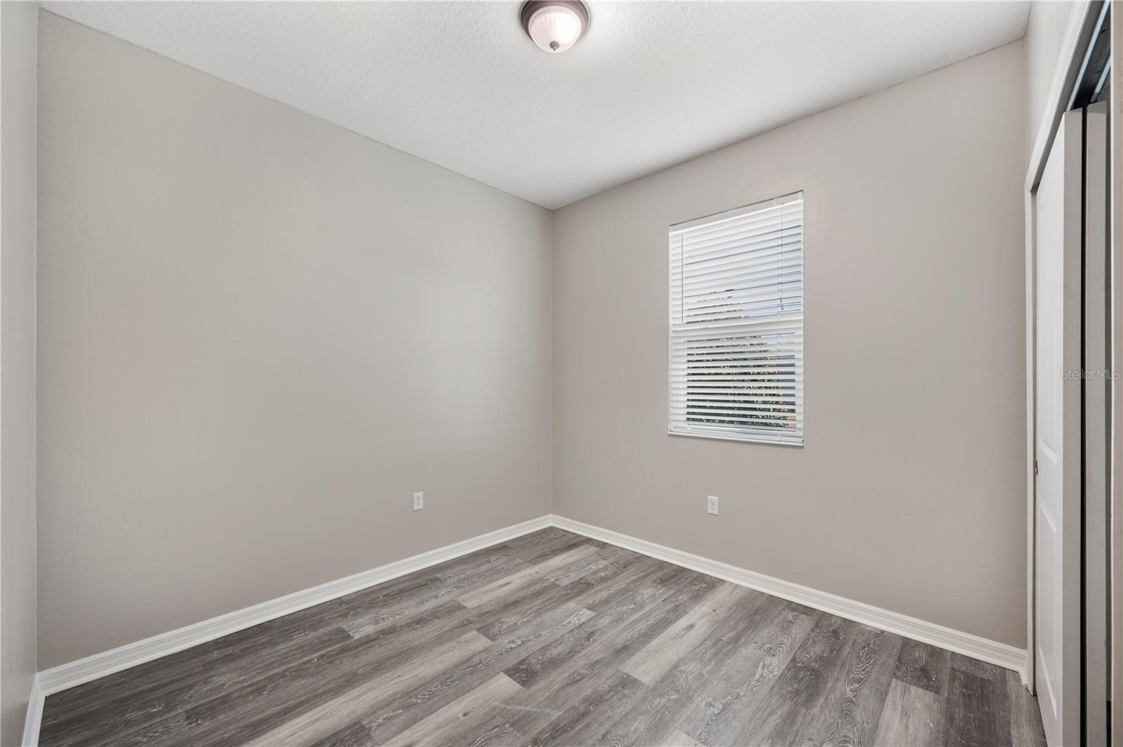 Image 19 of 30 For 4303 Moon Shadow Loop