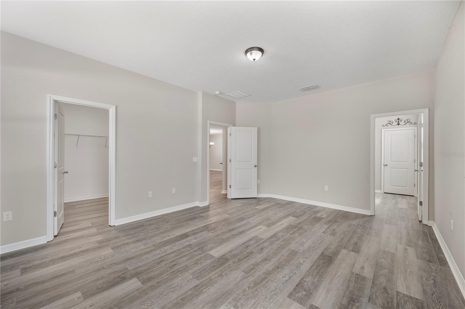 Image 9 of 30 For 4303 Moon Shadow Loop