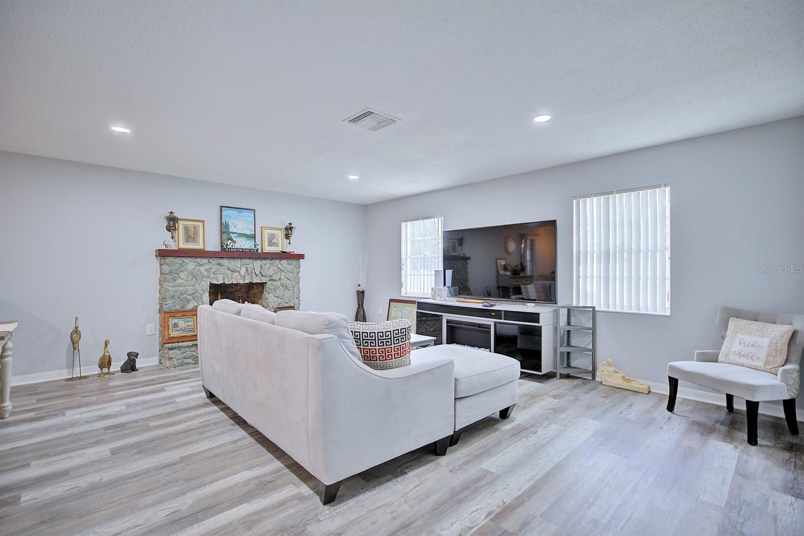 Image 3 of 30 For 1718 Theon Street