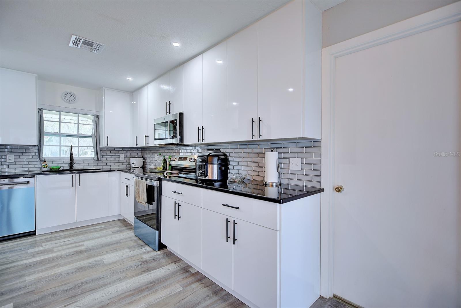 Image 8 of 30 For 1718 Theon Street