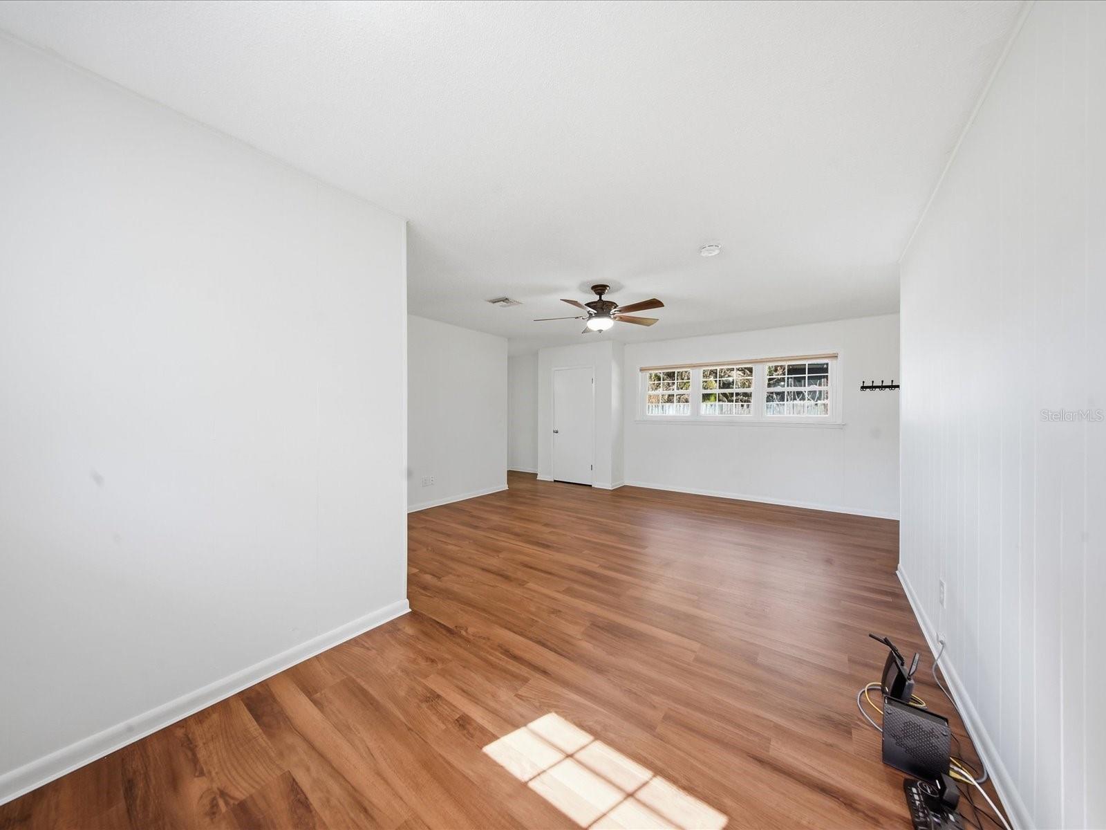 Image 11 of 53 For 1312 Collins Lane