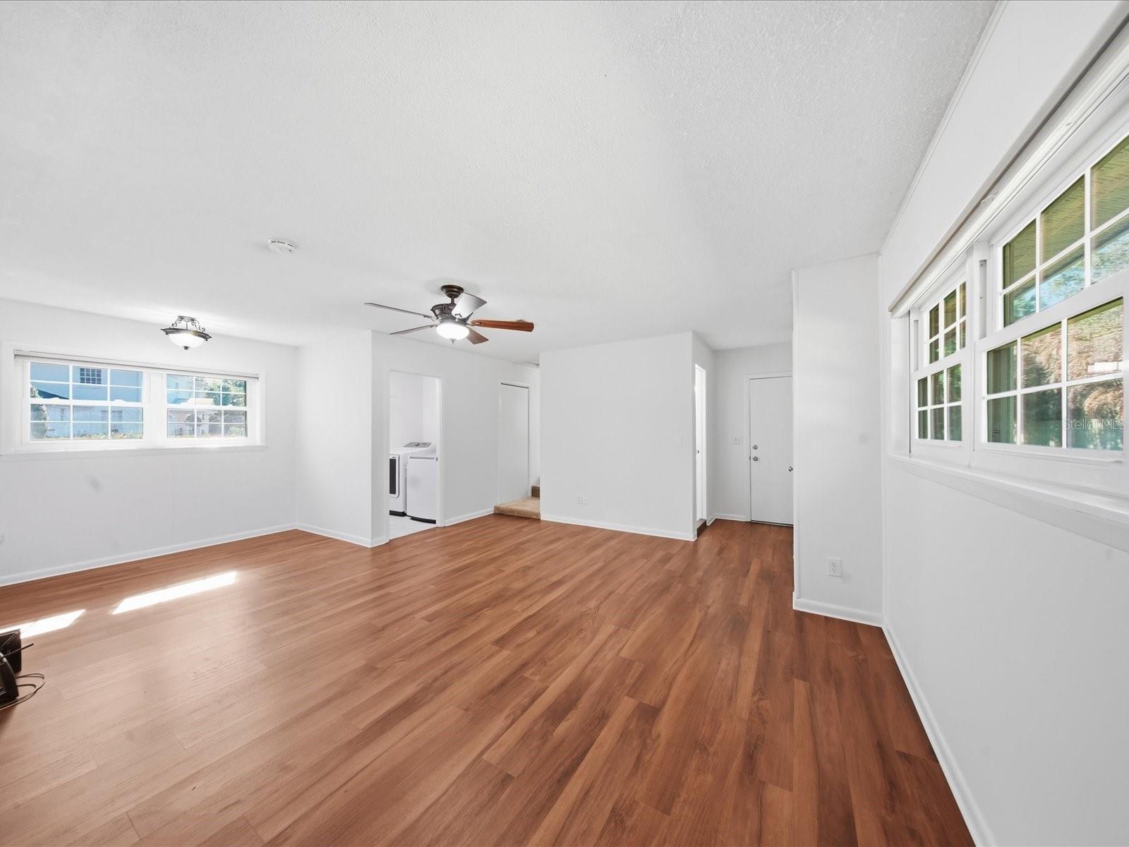 Image 12 of 53 For 1312 Collins Lane