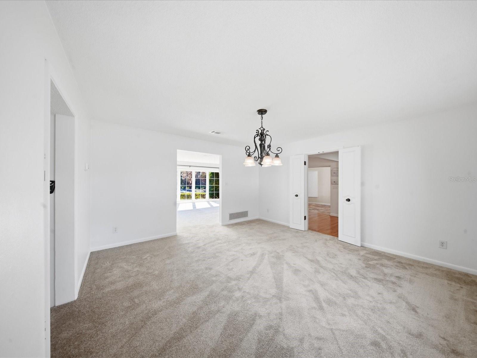 Image 15 of 53 For 1312 Collins Lane