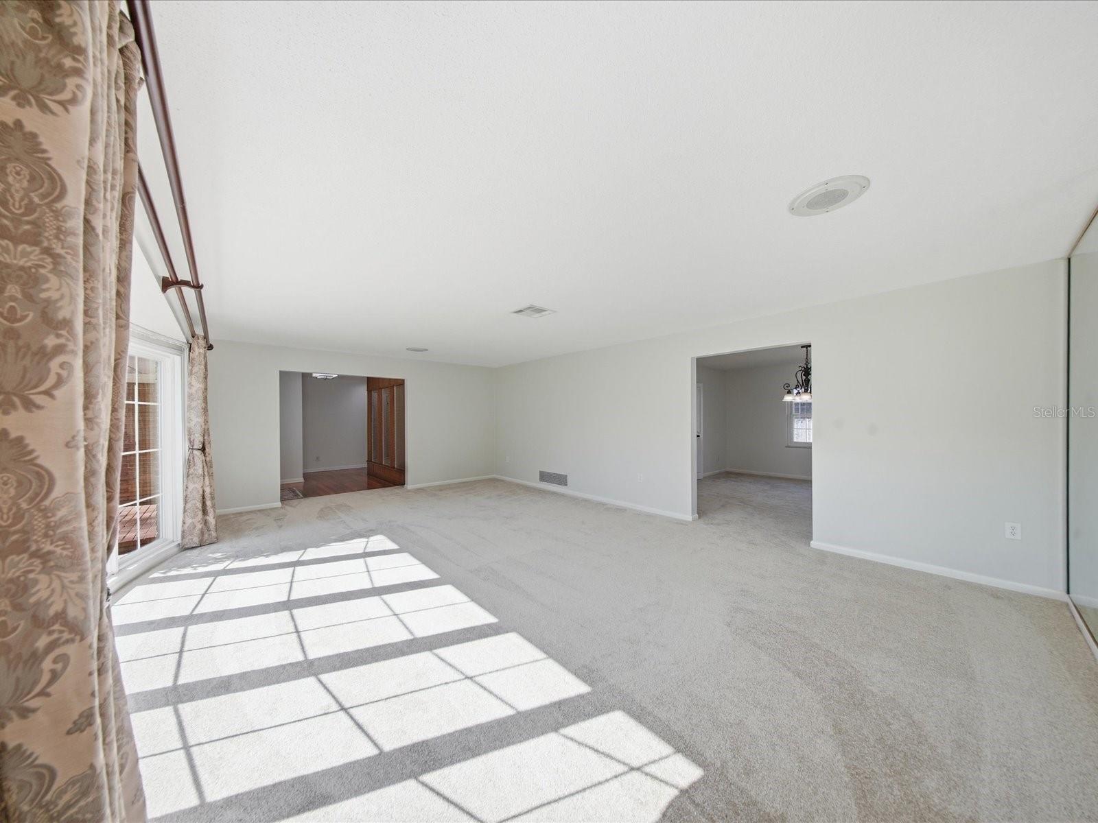 Image 17 of 53 For 1312 Collins Lane