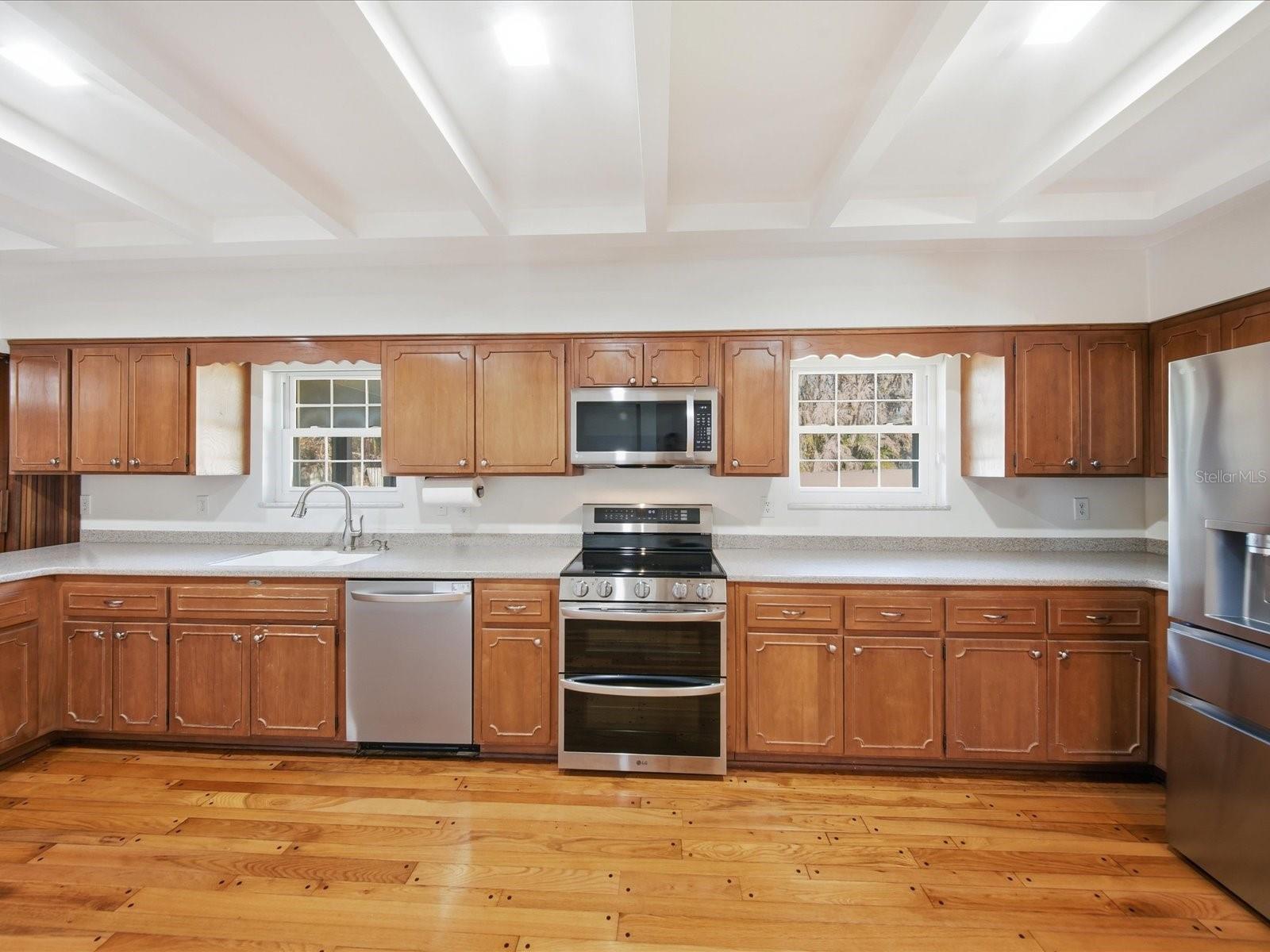 Image 19 of 53 For 1312 Collins Lane