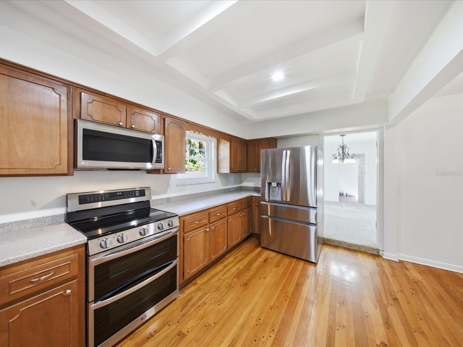 Image 21 of 53 For 1312 Collins Lane