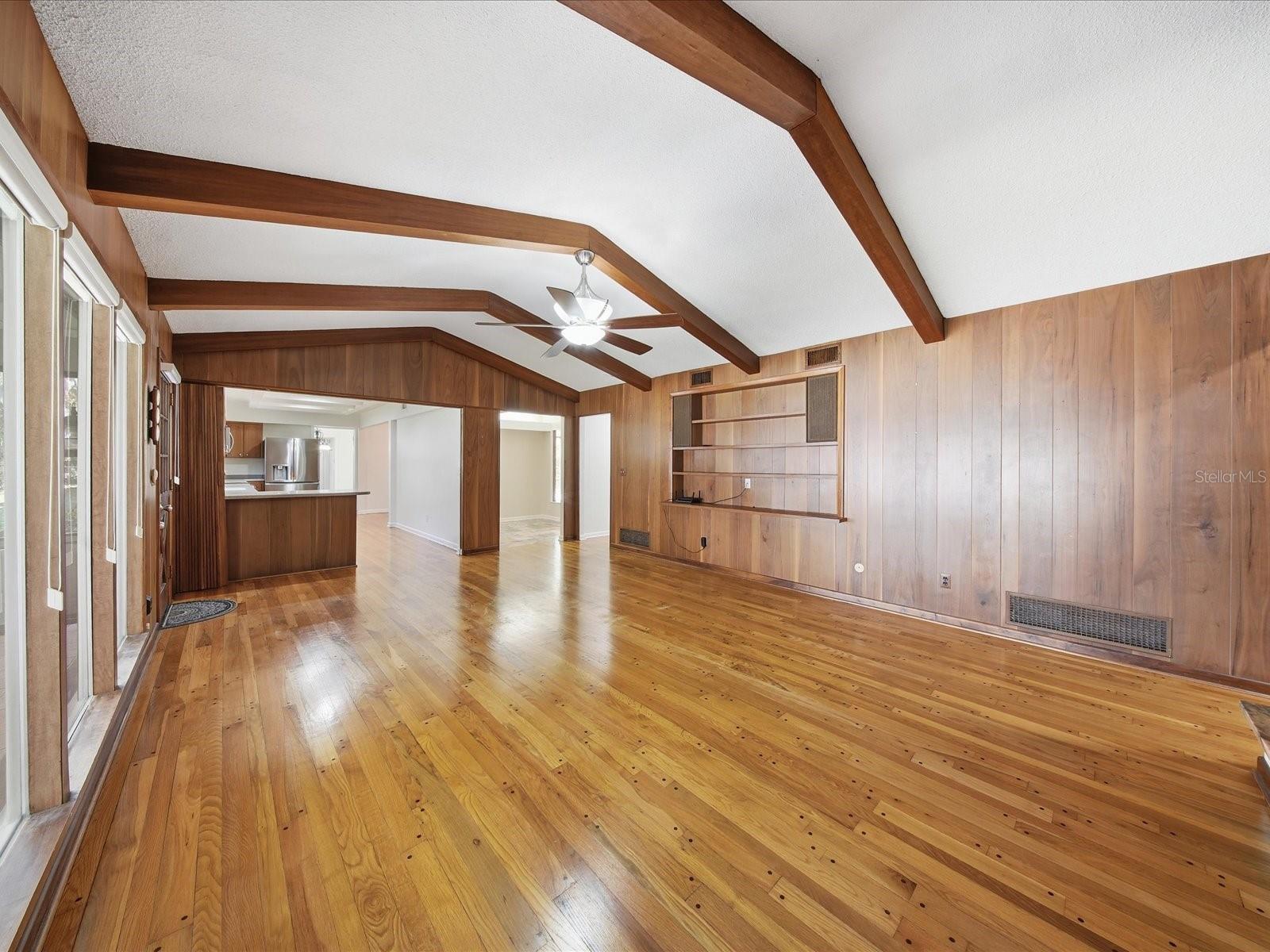 Image 23 of 53 For 1312 Collins Lane