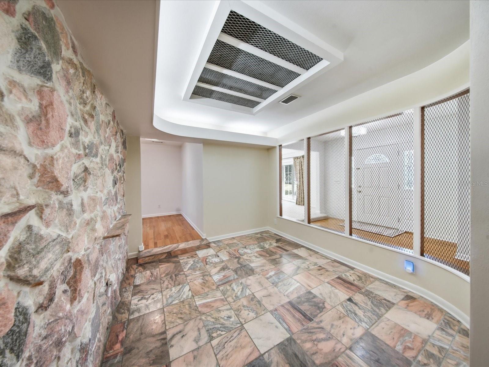 Image 25 of 53 For 1312 Collins Lane